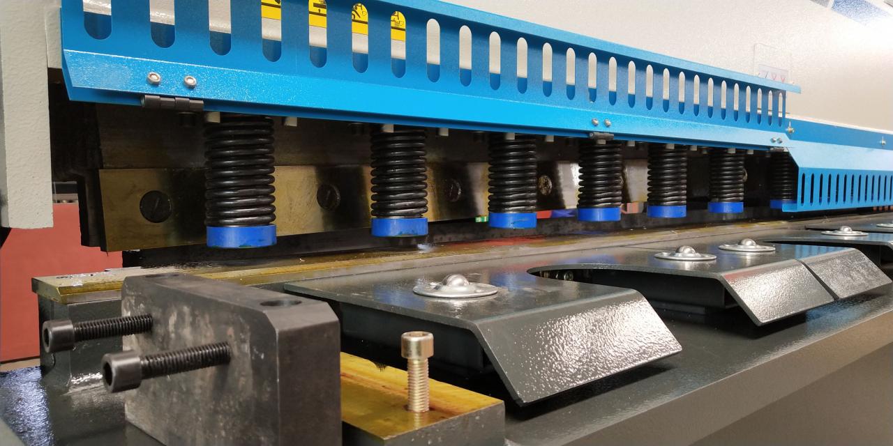 6 mm * 3200 Hydraulische Stahlplatten-Schneidemaschine Stahlplatten-Schermaschine