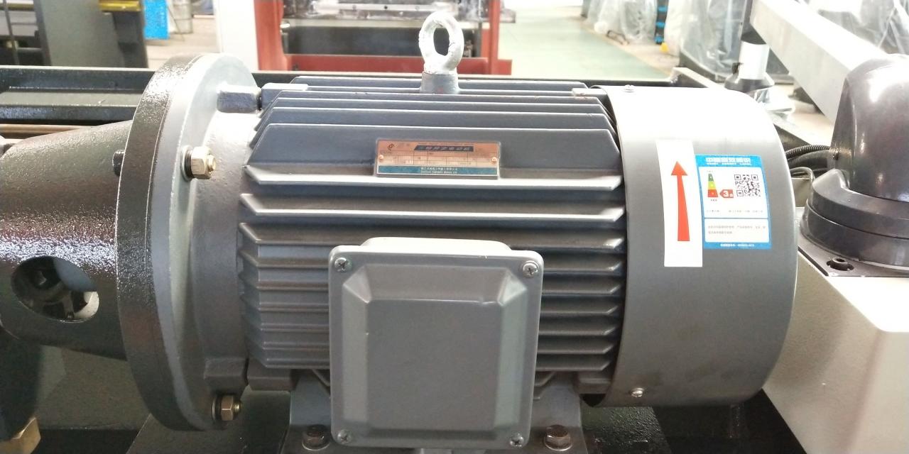 6 mm * 3200 Hydraulische Stahlplatten-Schneidemaschine Stahlplatten-Schermaschine