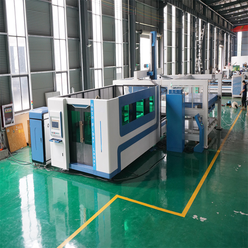 Hochpräzise CNC-Faserlaser-Schneidemaschine für Bleche mittlerer Breite